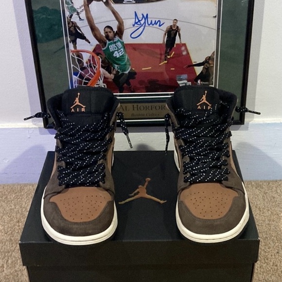 Jordan Other - Air Jordan retro 1 Mid SE Brown and Black Sneakers